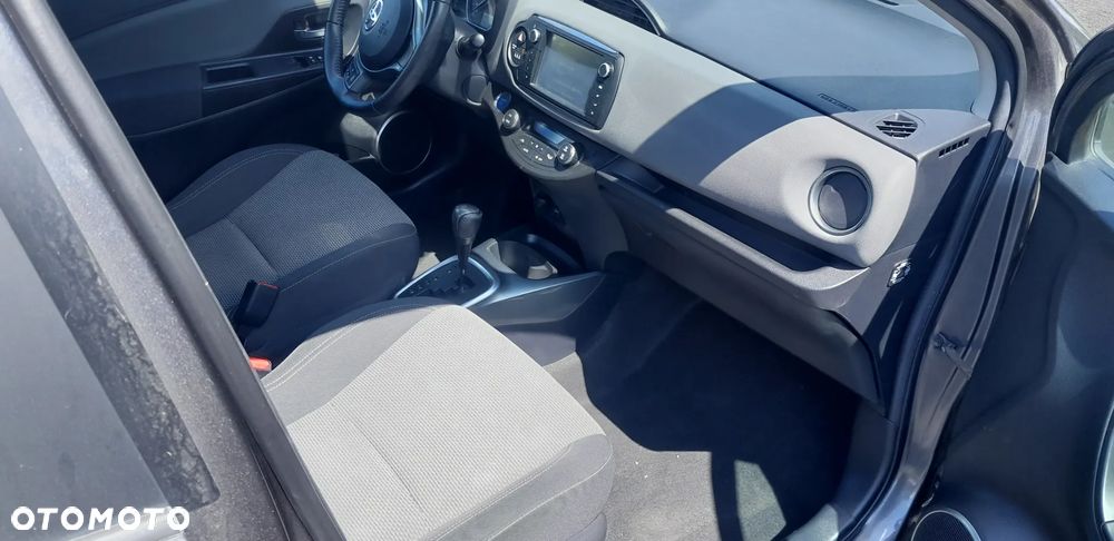 Toyota Yaris Hybrid 100 Premium EU6 - 7