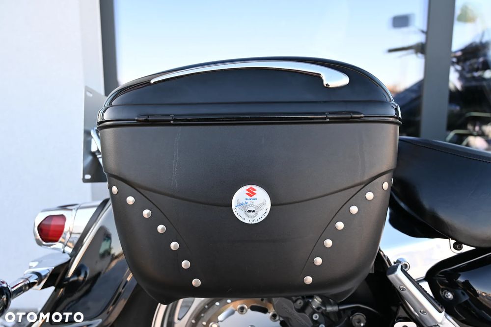 Suzuki Intruder - 32