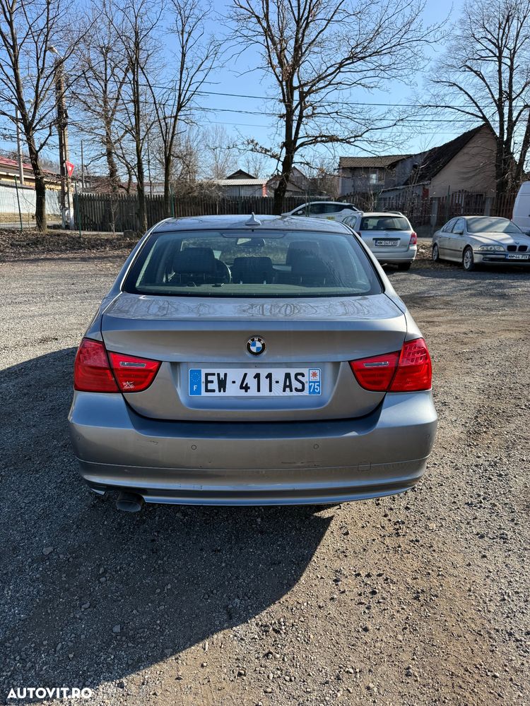 BMW Seria 3 318d Aut. Advantage - 11