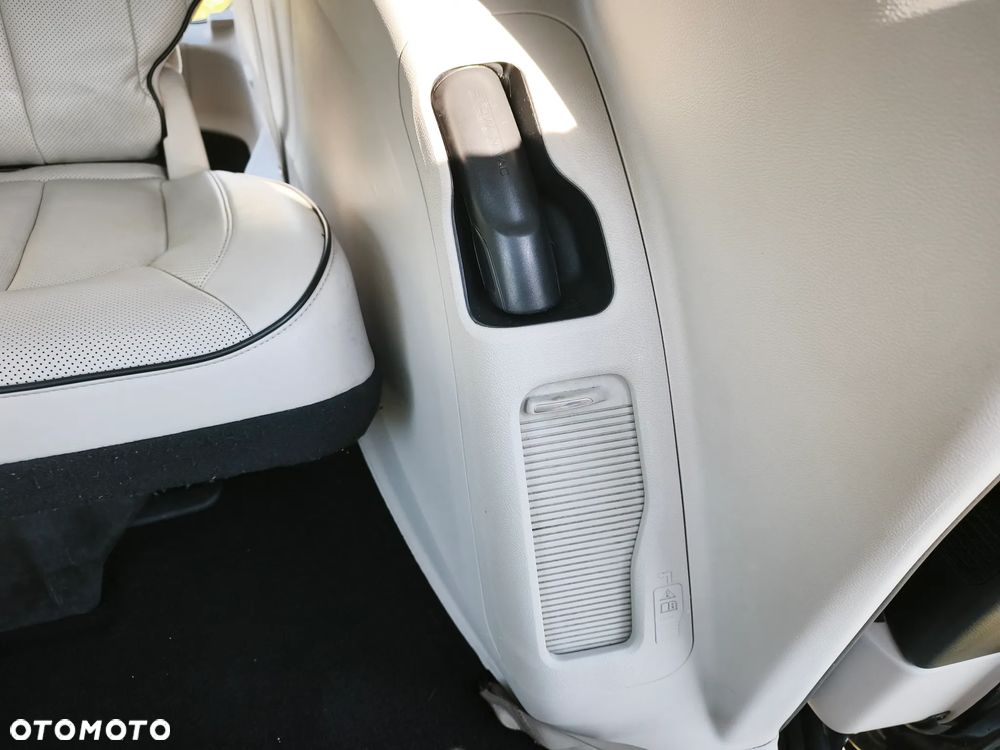 Chrysler Pacifica - 30