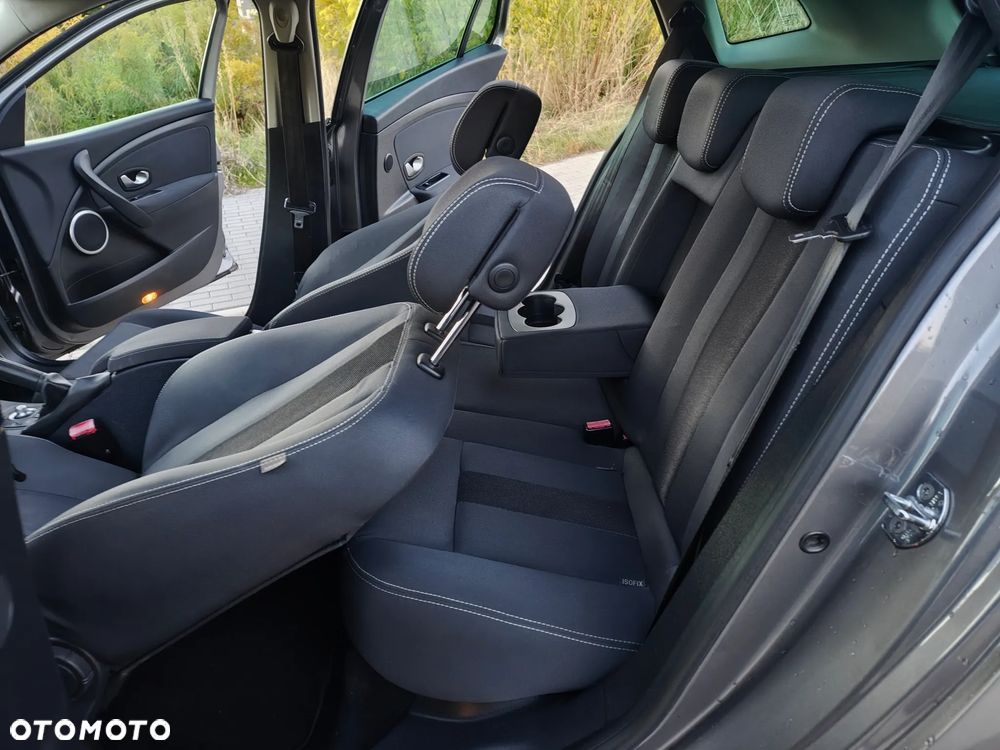 Renault Megane TCe 180 Luxe - 32
