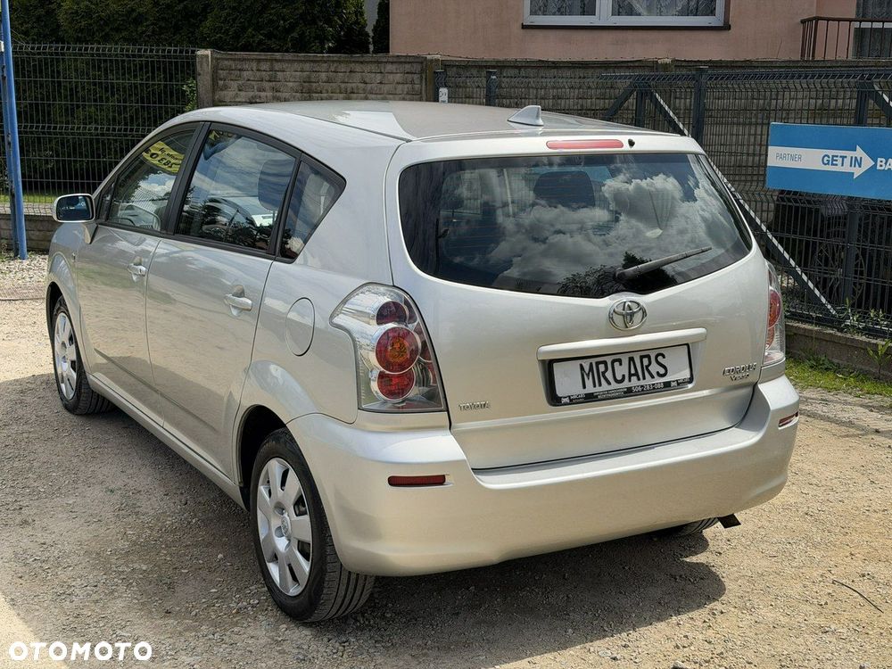 Toyota Corolla Verso - 10