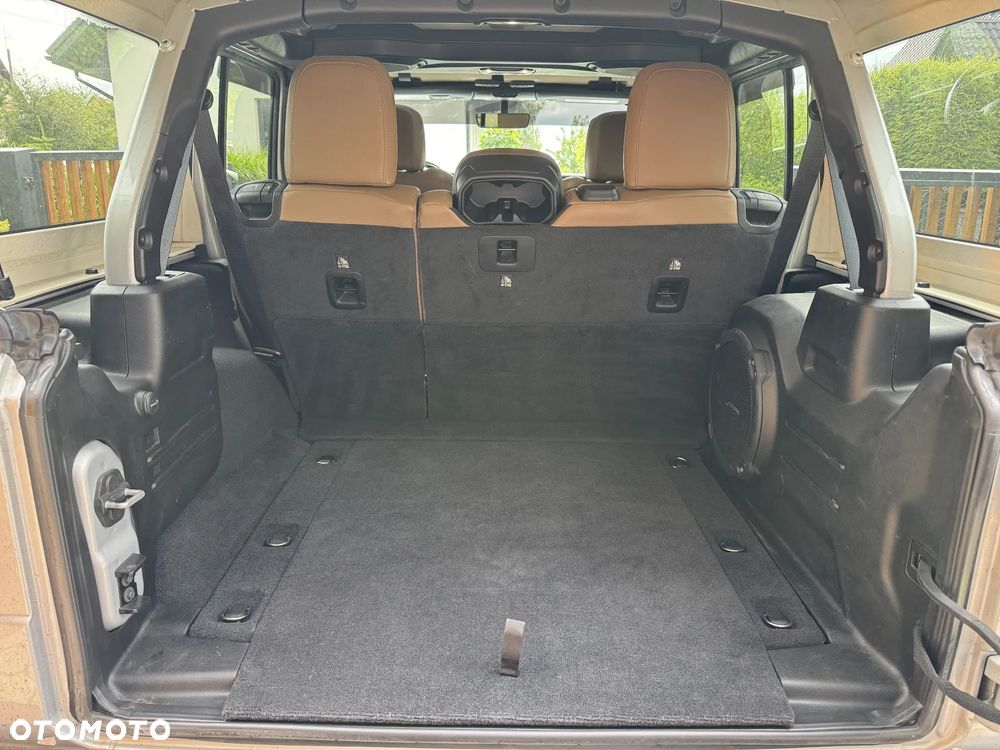 Jeep Wrangler Unlimited 3.6 Automatik Sahara - 11
