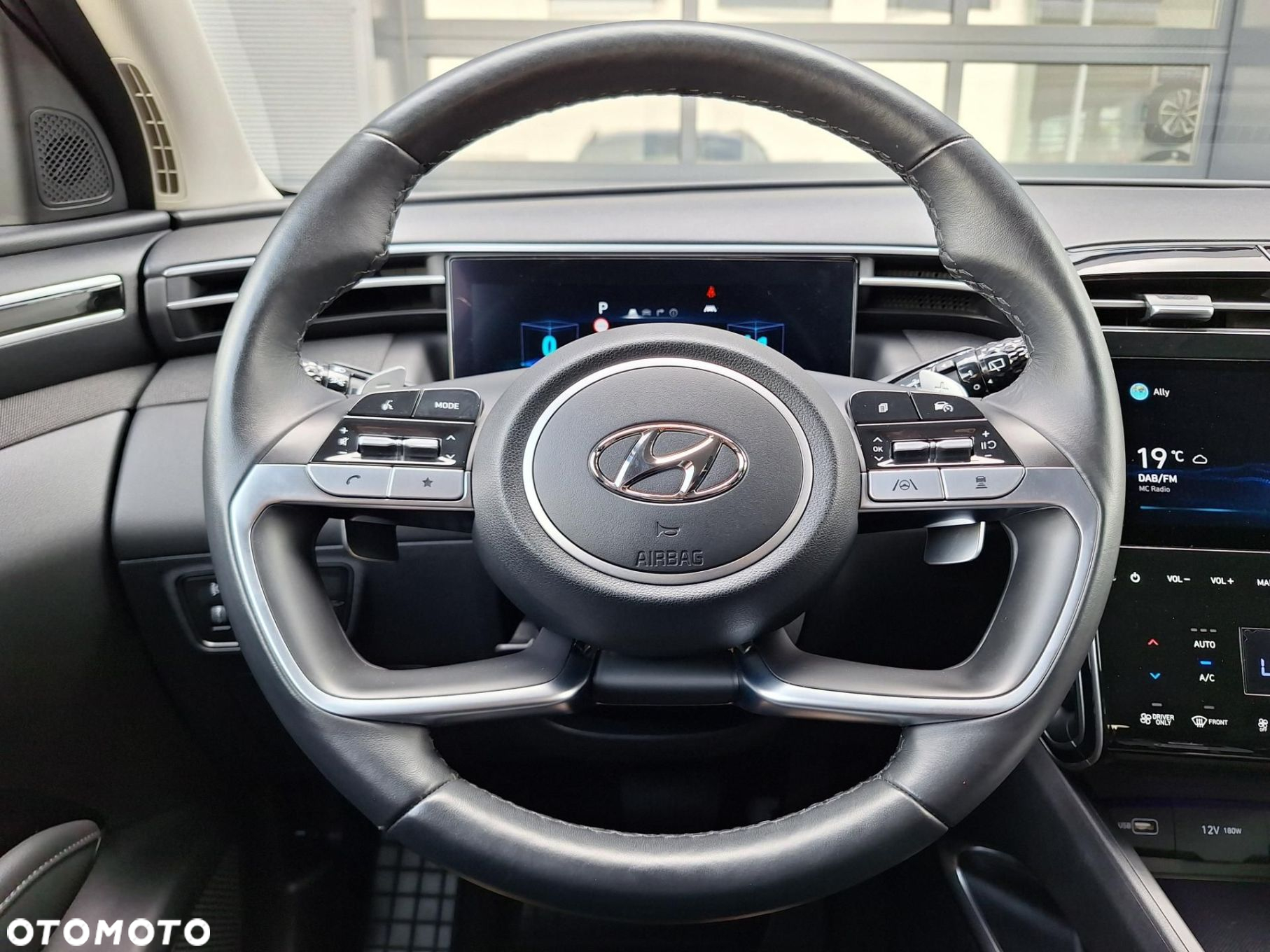 Hyundai Tucson 1.6 T-GDi HEV Executive 2WD - 16