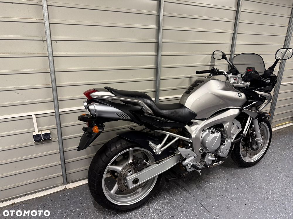 Yamaha FZ6 - 3