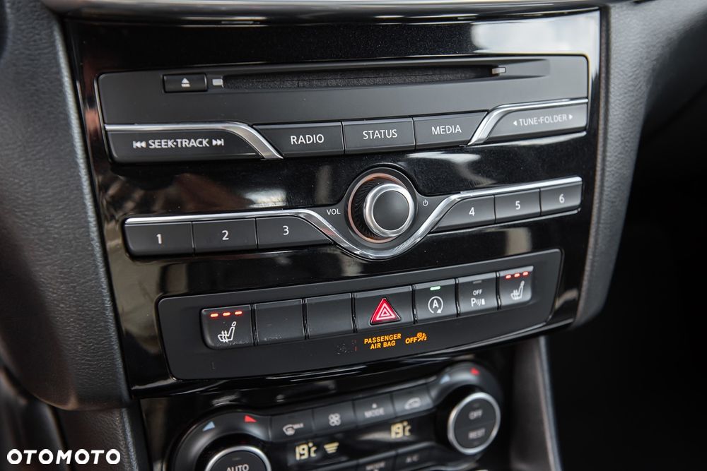 Infiniti Q30 2.0t DCT AWD Sport City Black - 21