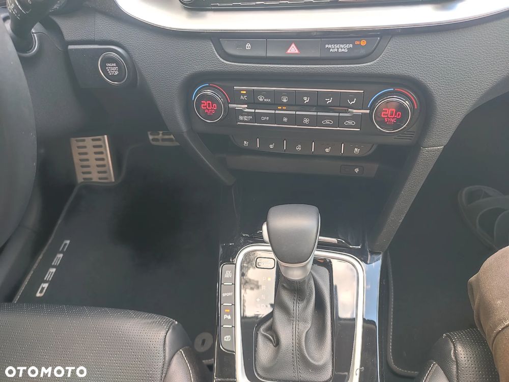Kia Ceed 1.6 GDI PHEV L Business Line DCT - 13