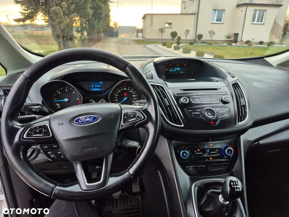 Ford Grand C-MAX - 35