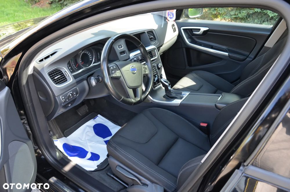 Volvo V60 D4 Geartronic Momentum - 23