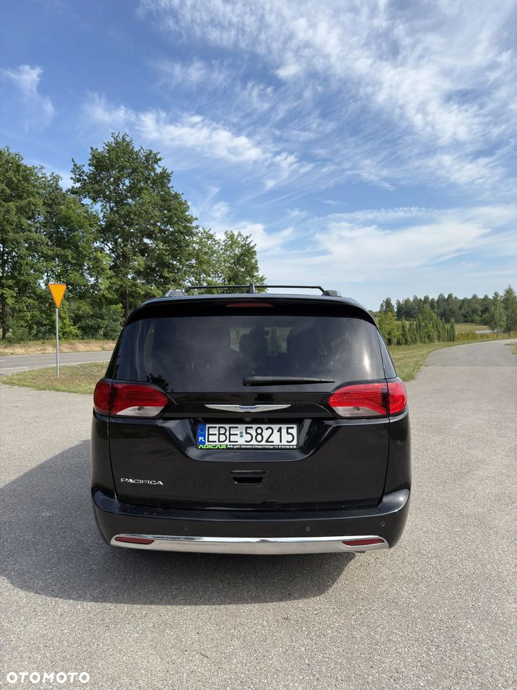 Chrysler Pacifica - 6