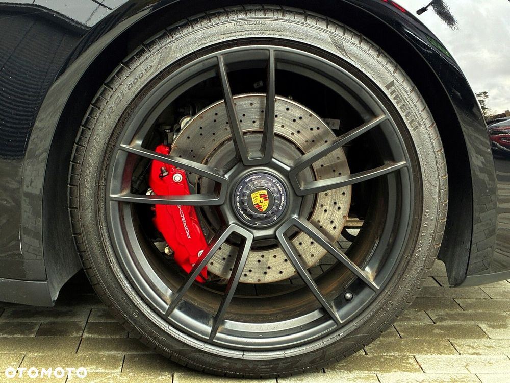 Porsche 911 Targa 4 GTS - 19