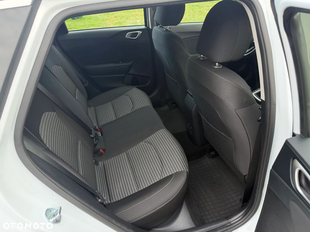 Kia Ceed 1.5 T-GDI M - 9