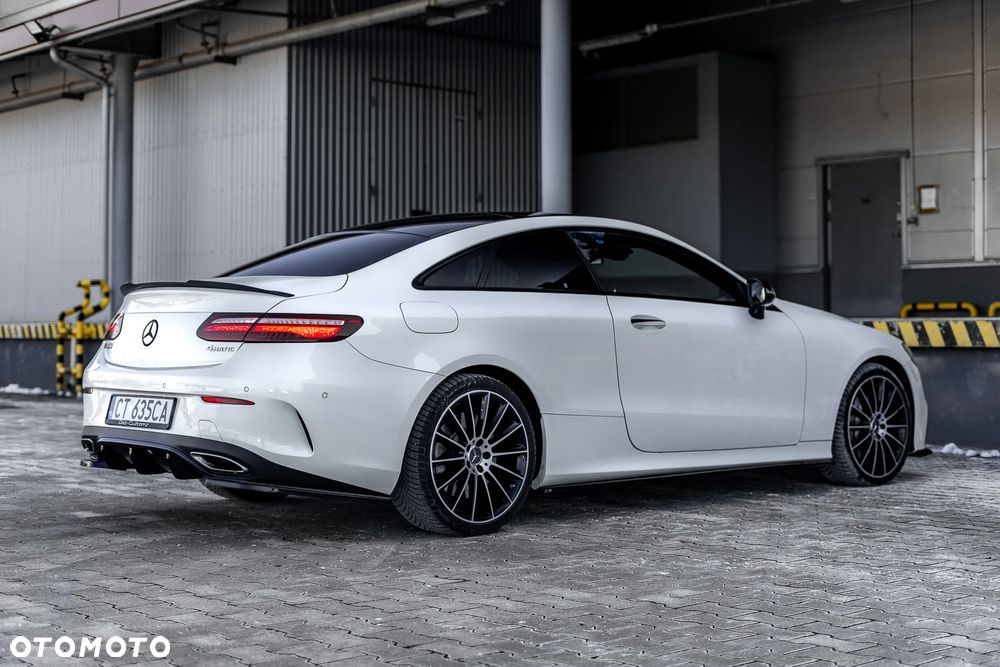 Mercedes-Benz Klasa E 400 Coupe 4-Matic 9G-TRONIC - 2