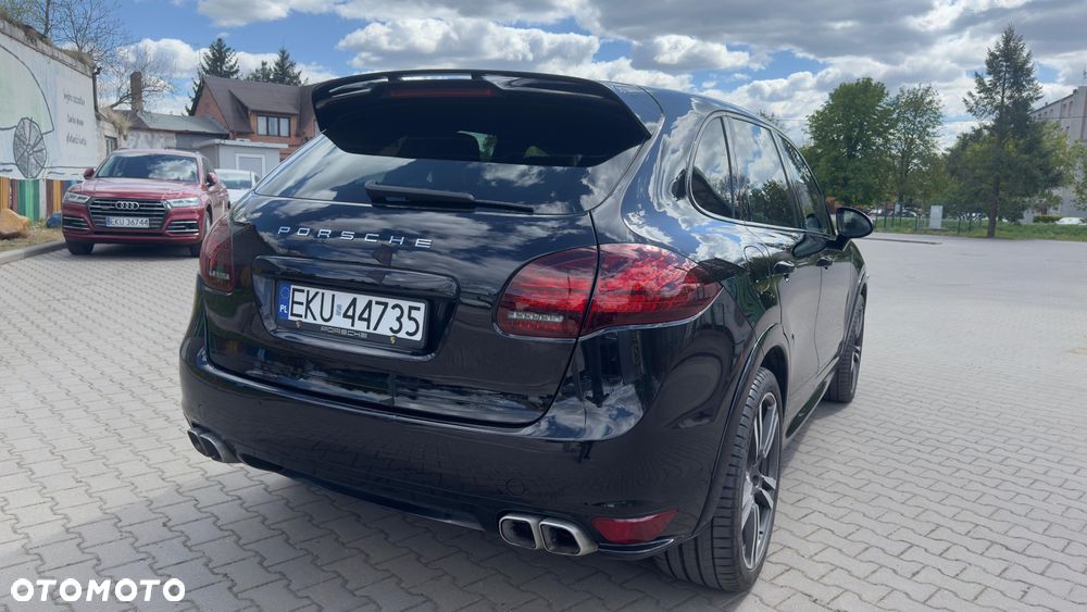 Porsche Cayenne Platinum Edition - 12
