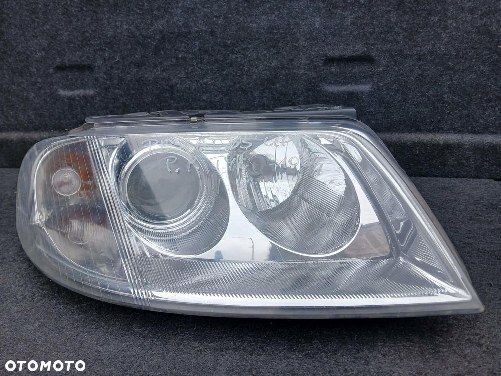 Volkswagen Passat B5 Lift lampa przednia prawa - 1