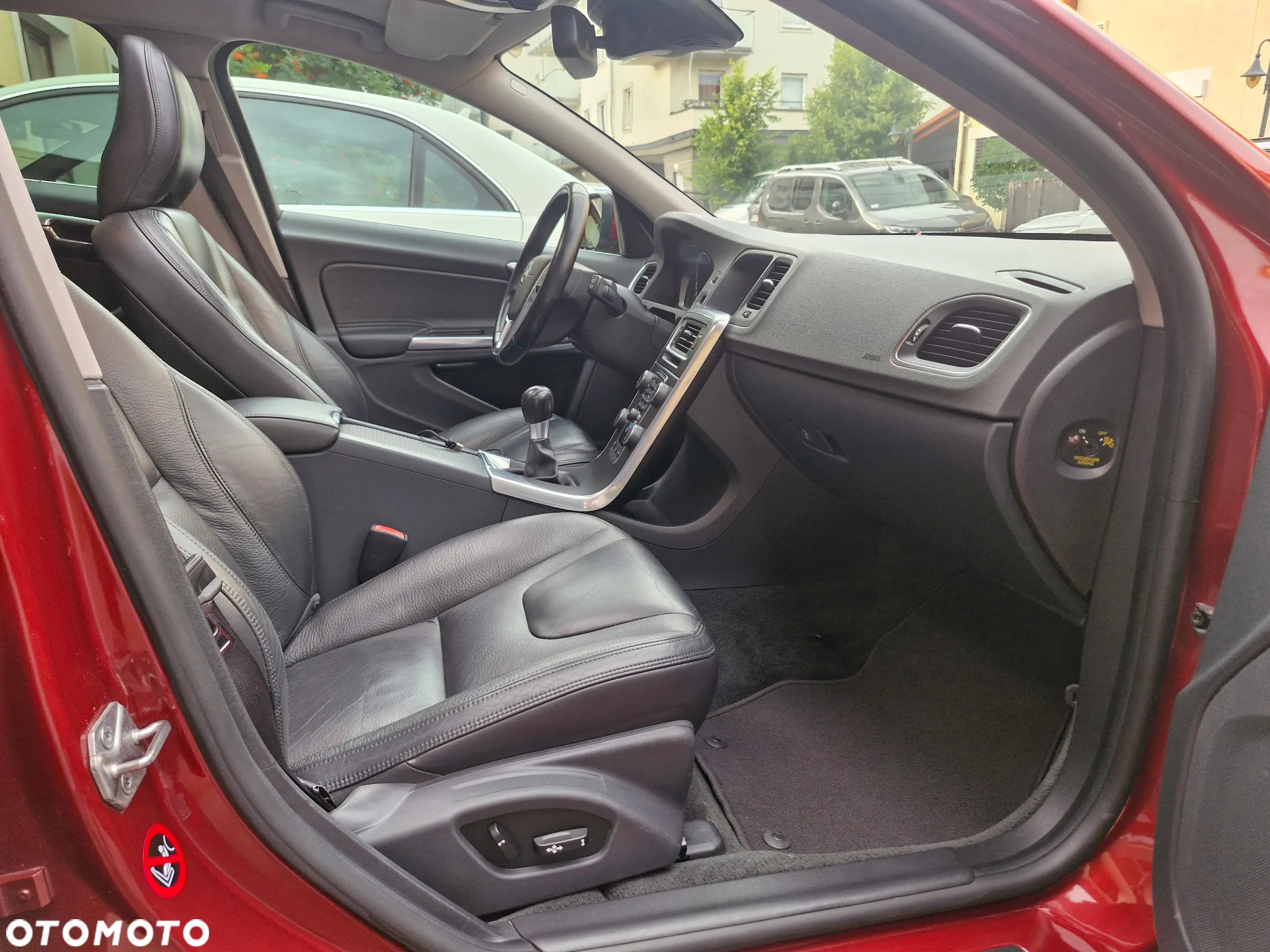 Volvo V60 D3 Momentum - 28