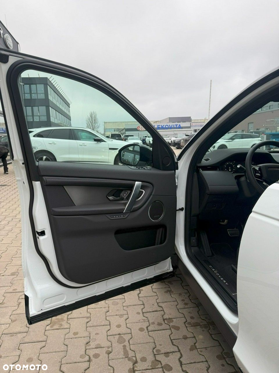 Land Rover Discovery Sport - 10