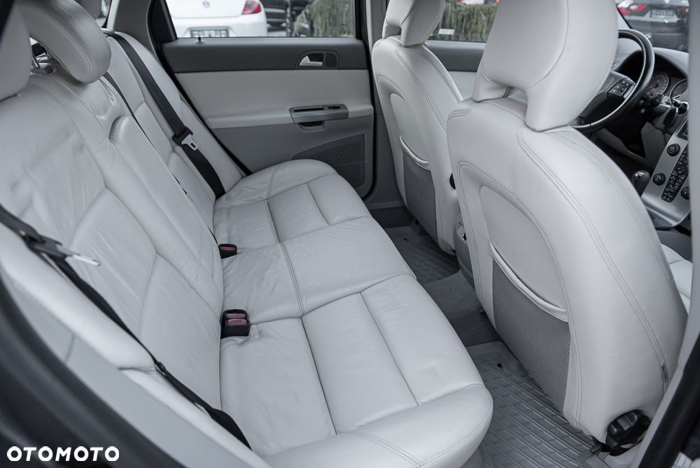 Volvo V50 T5 Momentum - 19