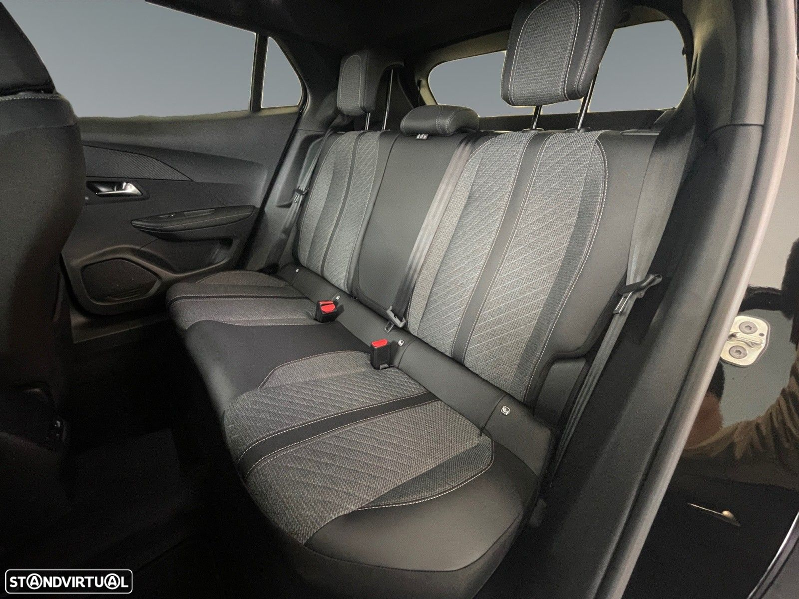 Peugeot 2008 1.2 PureTech Active - 14