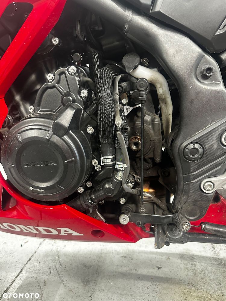 Honda CBR - 17