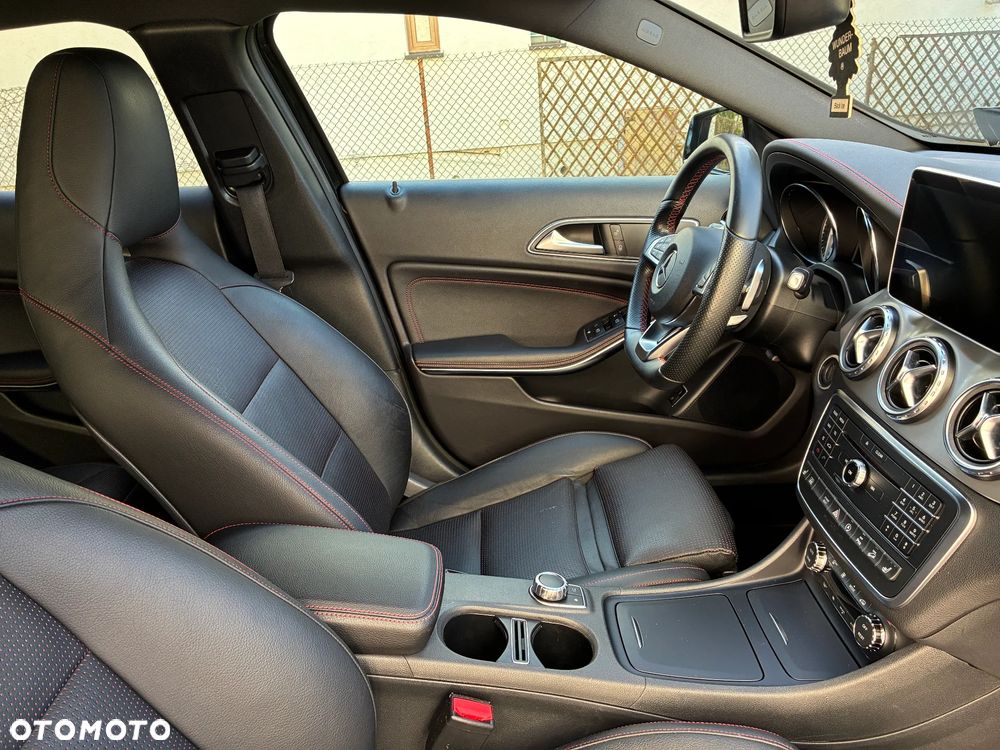 Mercedes-Benz GLA 220 d 4Matic 7G-DCT AMG Line - 27