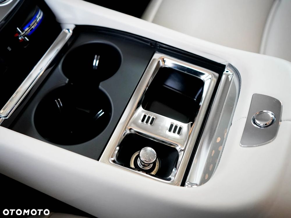 Rolls-Royce Wraith Standard - 32