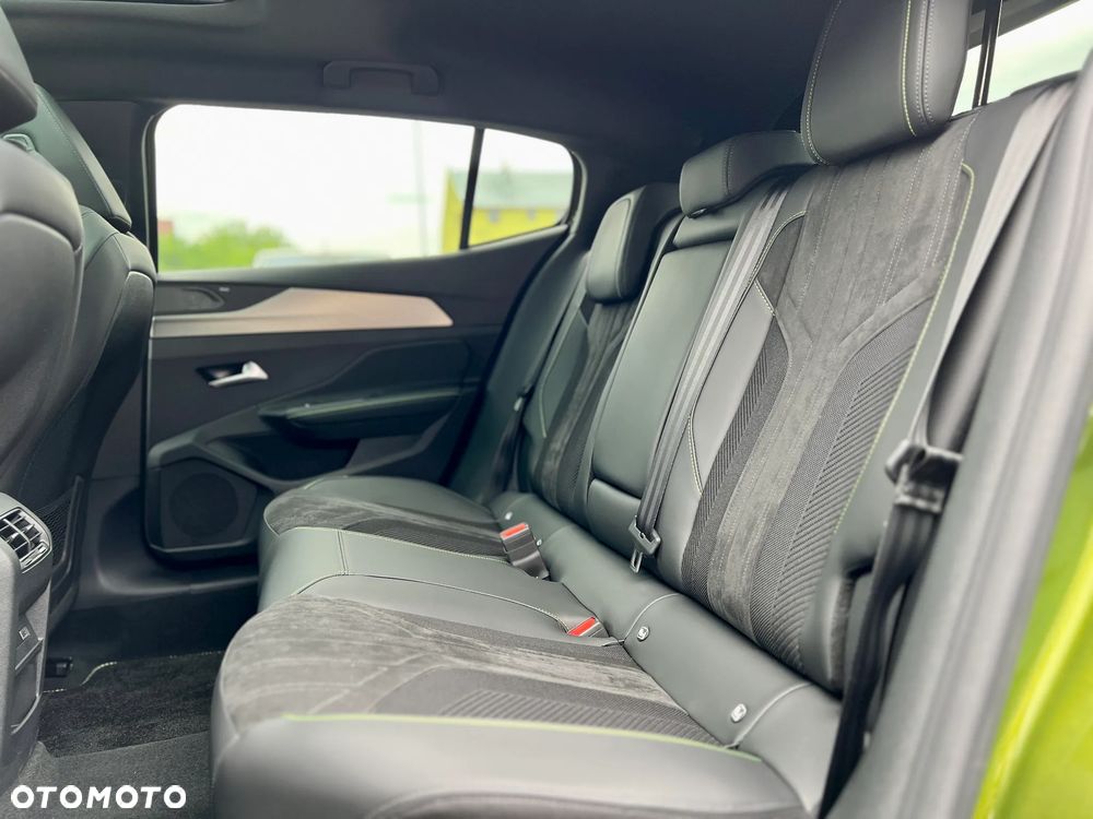 Peugeot 408 1.2 PureTech mHEV GT Exclusive S&S e-DSC6 - 12