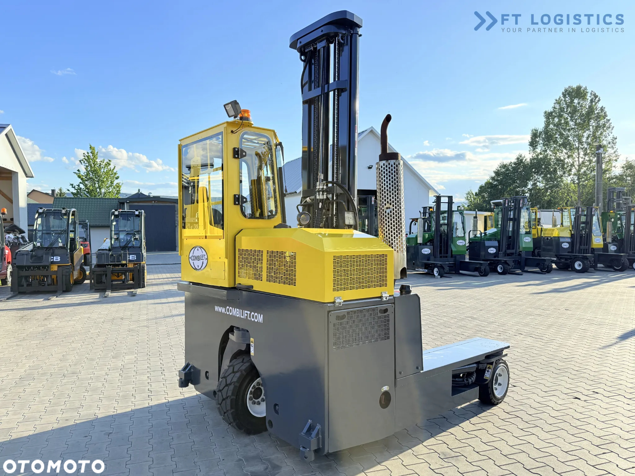 Combilift C3000 / GAS / TRIPLEX- 7600MM / POZYCJONER WIDEŁ / WOLNY SKON / PEŁNA OGRZEWANA KABINA / JEDYNIE 7868H / Szeroka oferta wózków czterokierunkowych i bocznych, dopasowanych do różnorodnych potrzeb i zastosowań. - 7