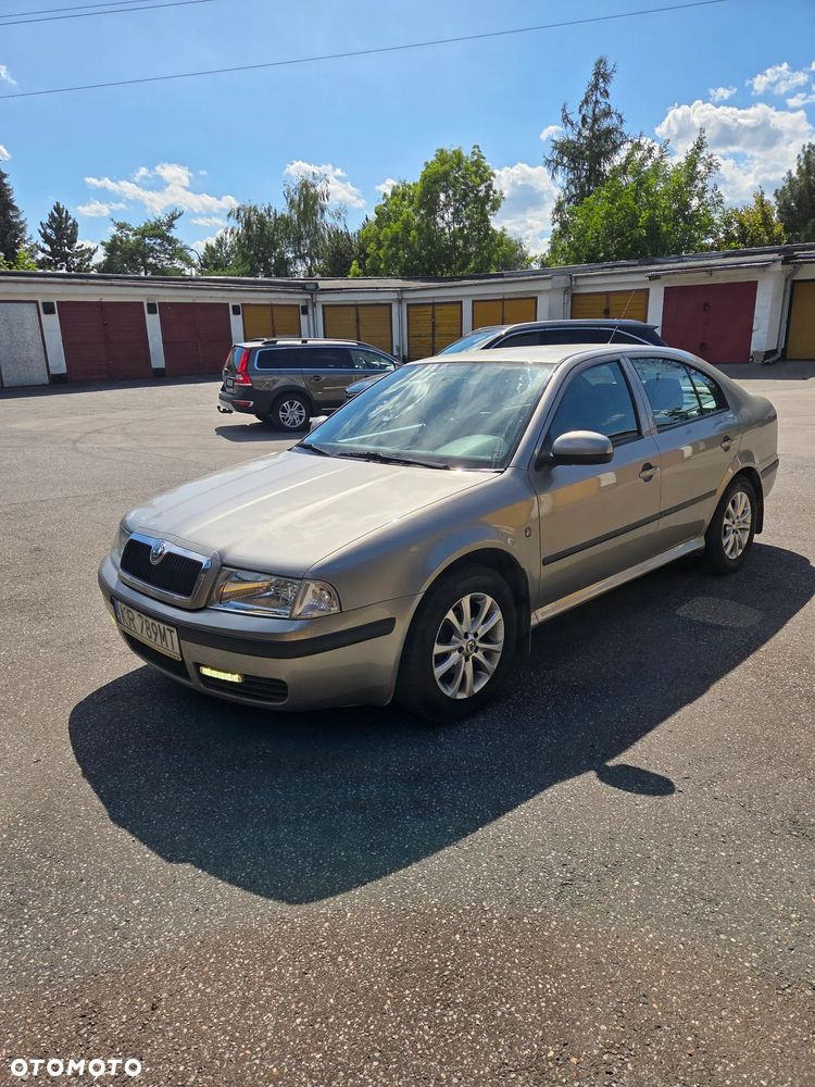 Skoda Octavia 1.6 Tour - 1