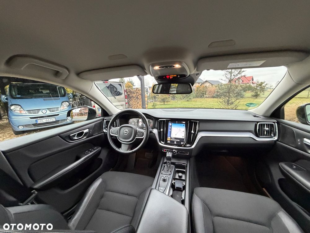 Volvo V60 D3 Geartronic Momentum Pro - 28