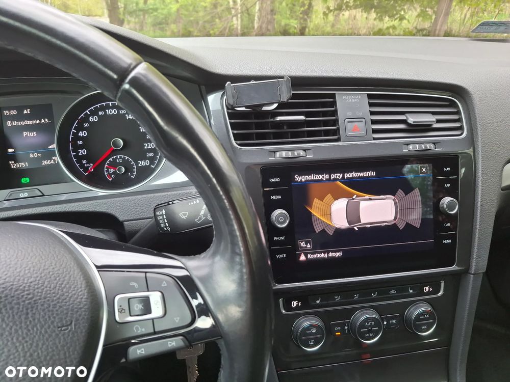 Volkswagen Golf 1.4 TSI BMT Comfortline - 12