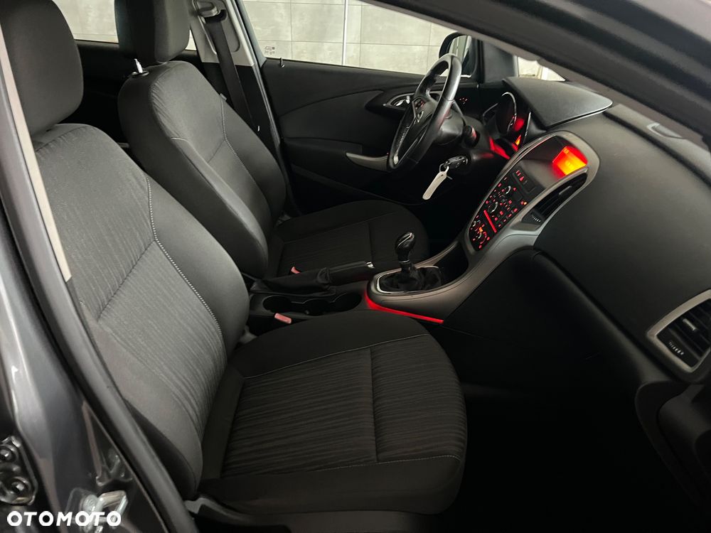 Opel Astra 1.7 CDTI Cosmo - 25