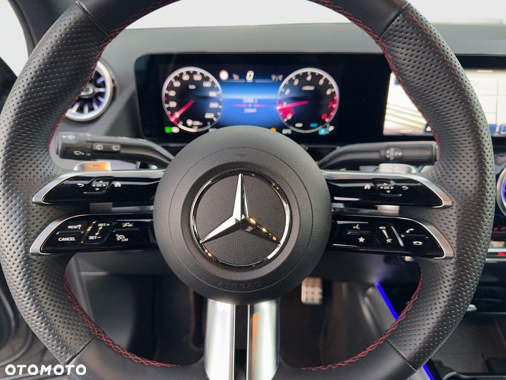 Mercedes-Benz GLA 200 AMG Line - 14