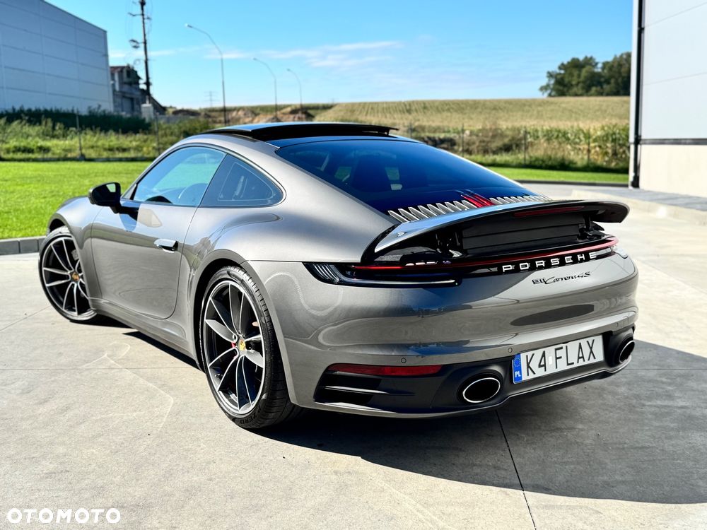 Porsche 911 Carrera 4S - 9