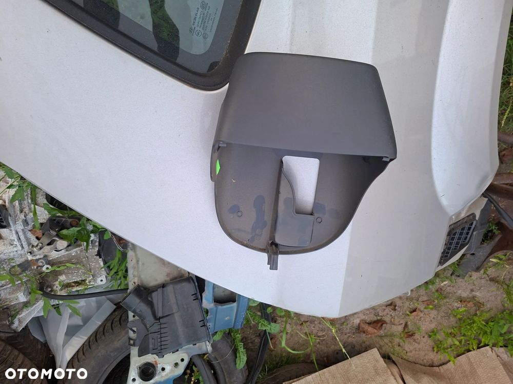 dacia duster 1 2010- osłona obudowa stacyjki  demontaz - 3