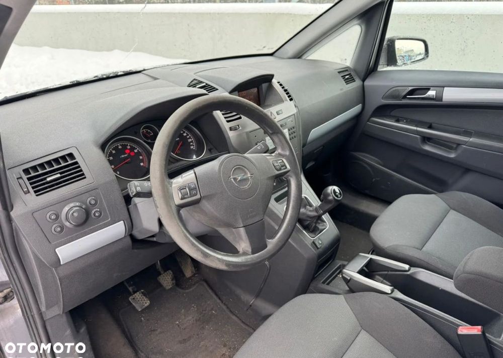 Opel Zafira 2.2 Enjoy - 4