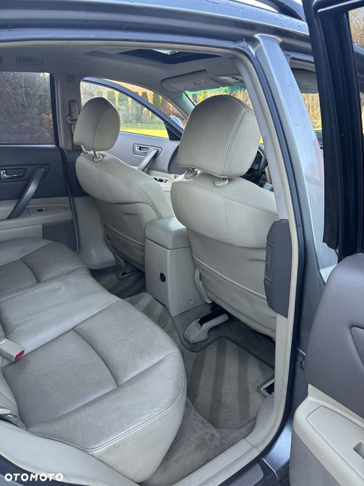 Infiniti FX - 14