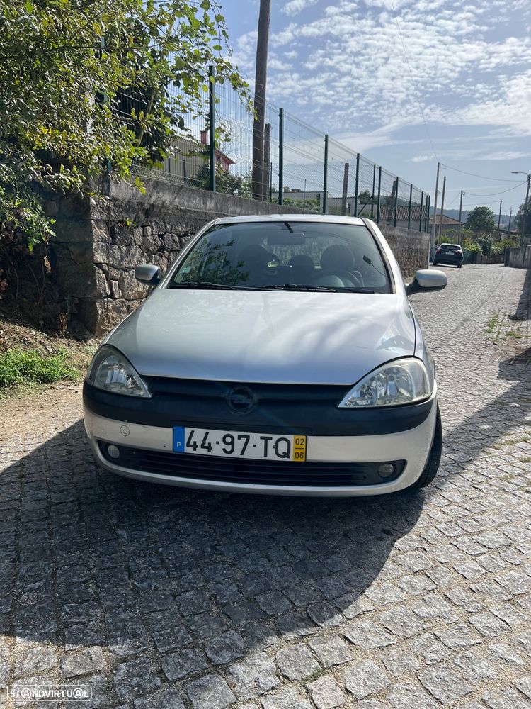 Opel Corsa 1.2 16V Confort - 1