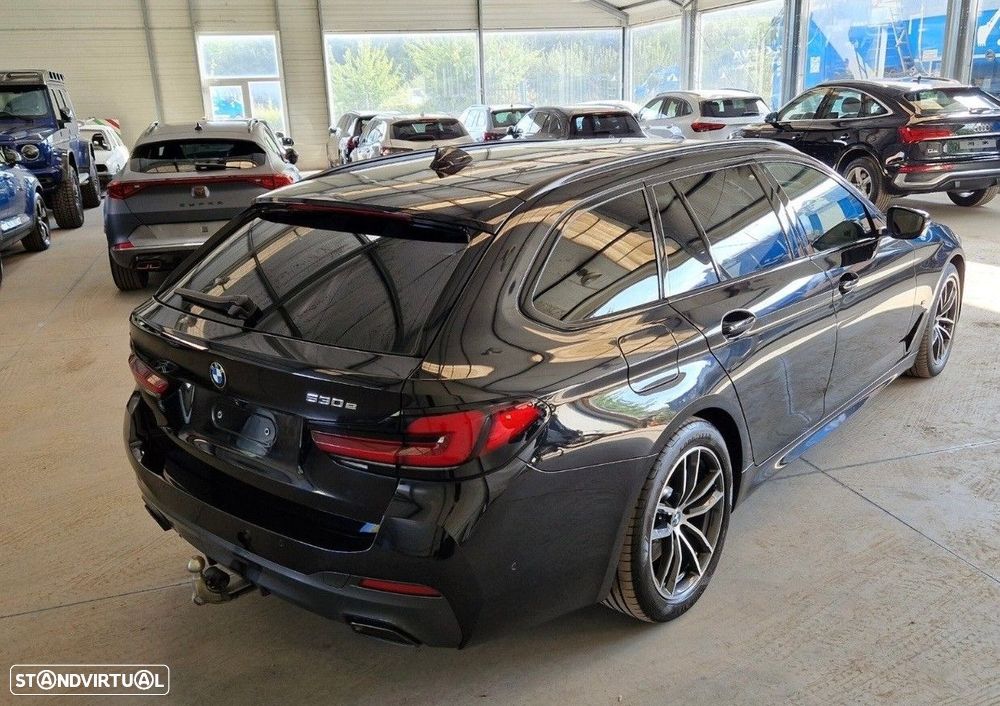 BMW 530 e Pack Desportivo M - 9