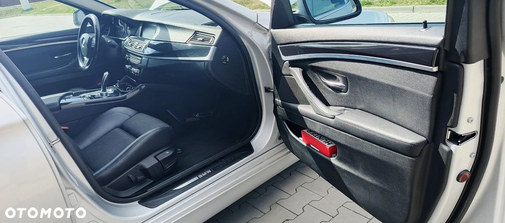 BMW Seria 5 520i - 12