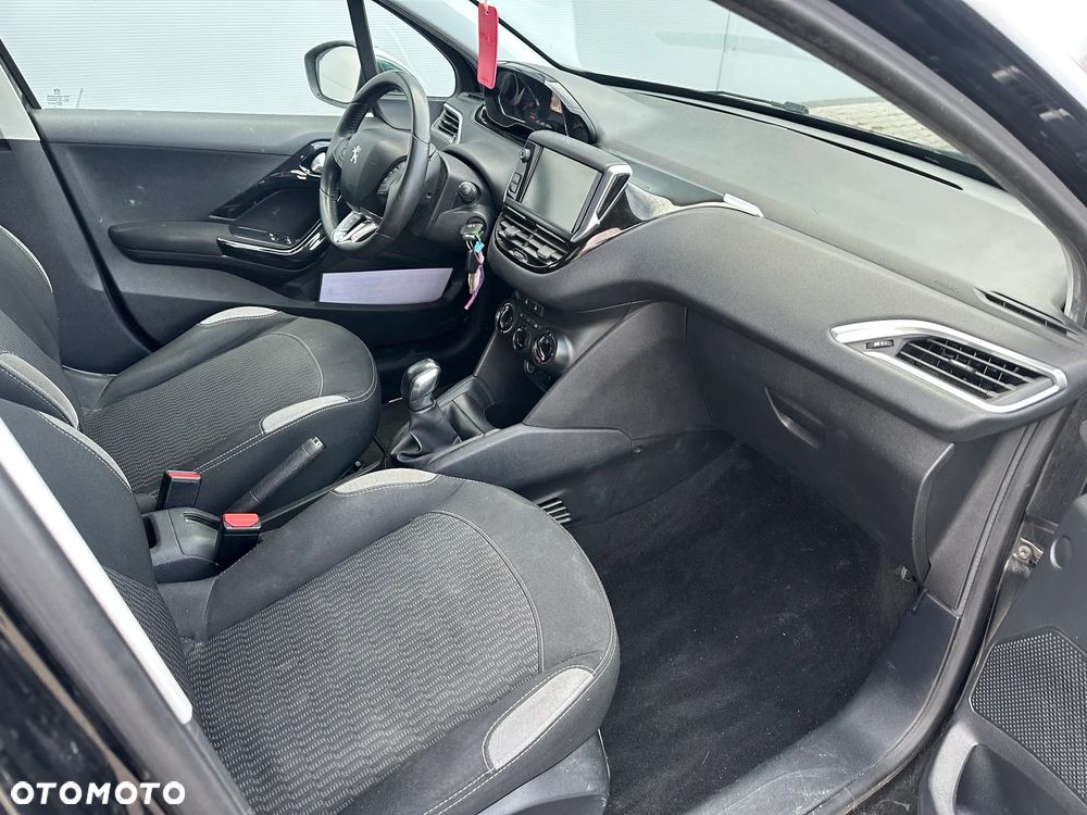 Peugeot 208 82 PureTech Style - 8