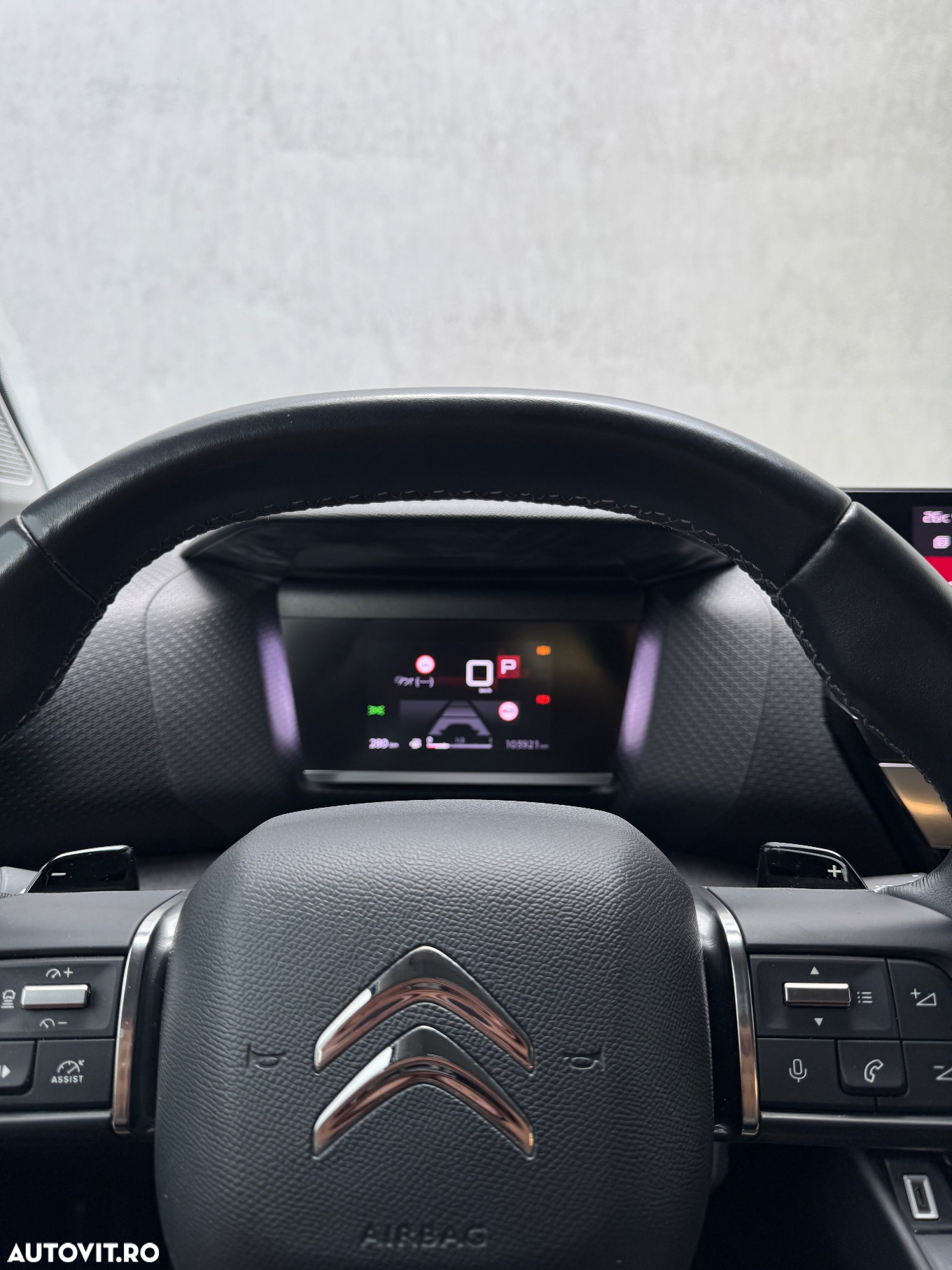 Citroën C4 BlueHDi 130 Stop&Start EAT8 SHINE - 35