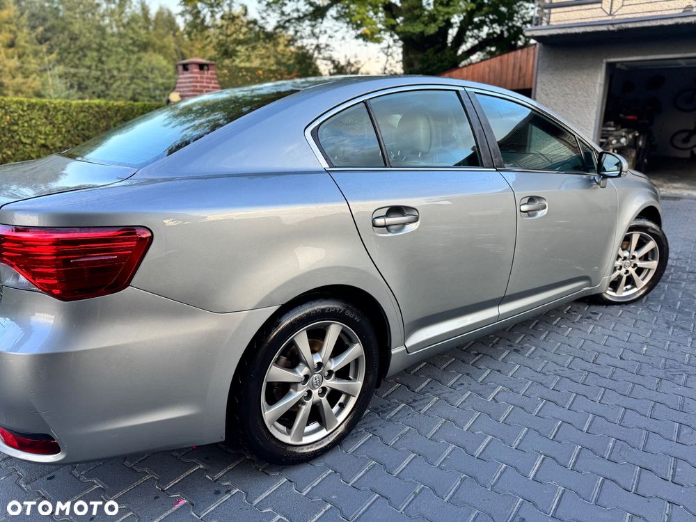 Toyota Avensis 2012 photo 4