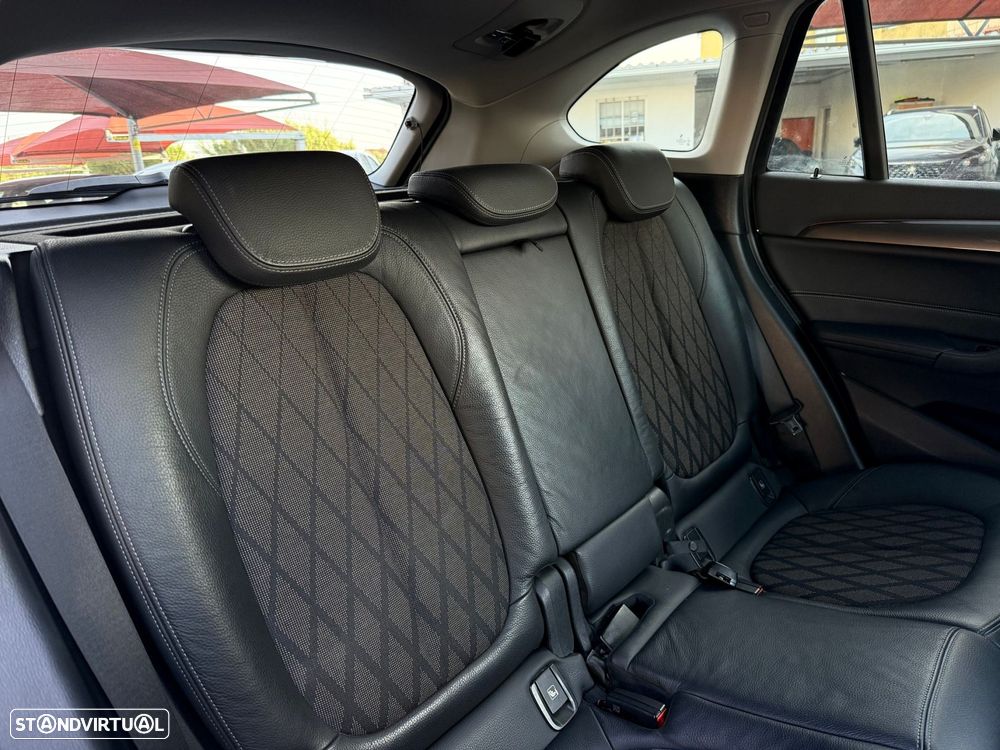 BMW X1 16 d sDrive Auto Line Sport - 8