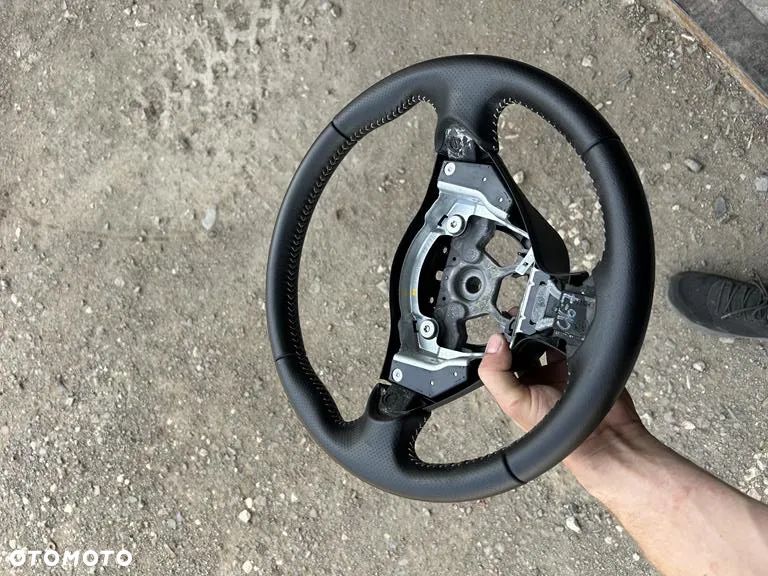 Kierownica skóra Nissan Juke I F15 - 12