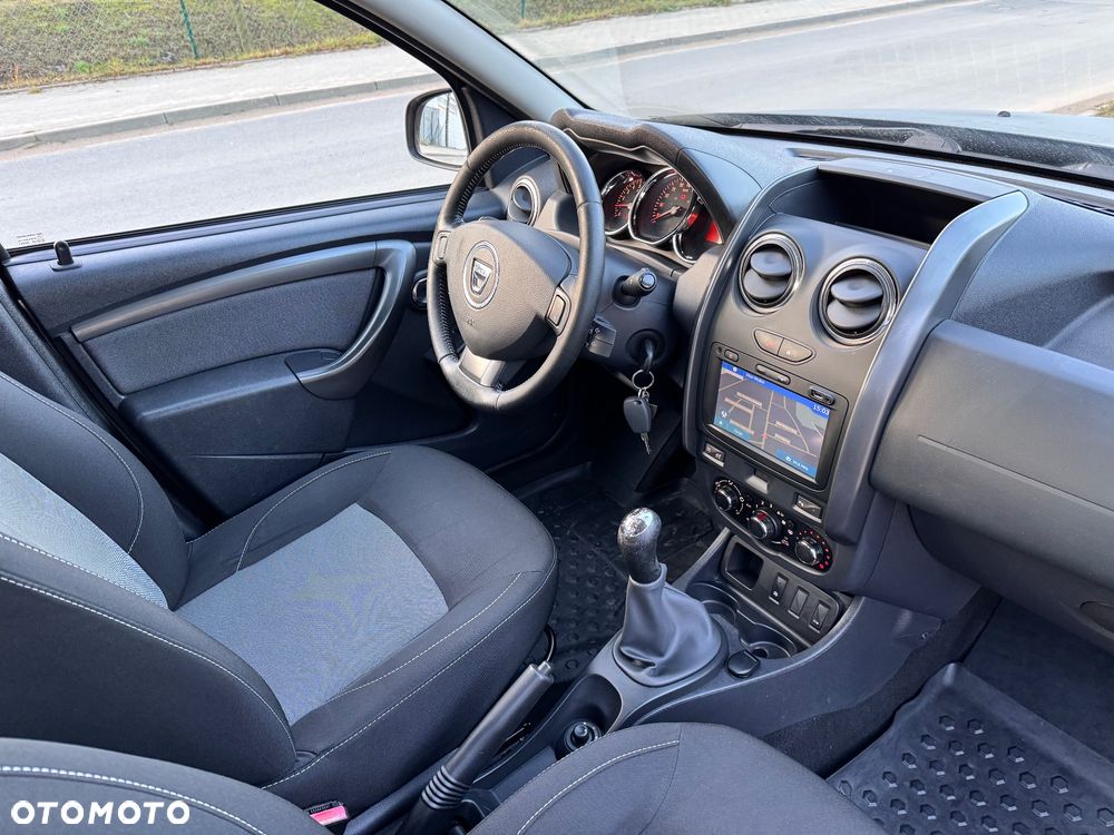 Dacia Duster 1.6 SCe Laureate S&S - 10