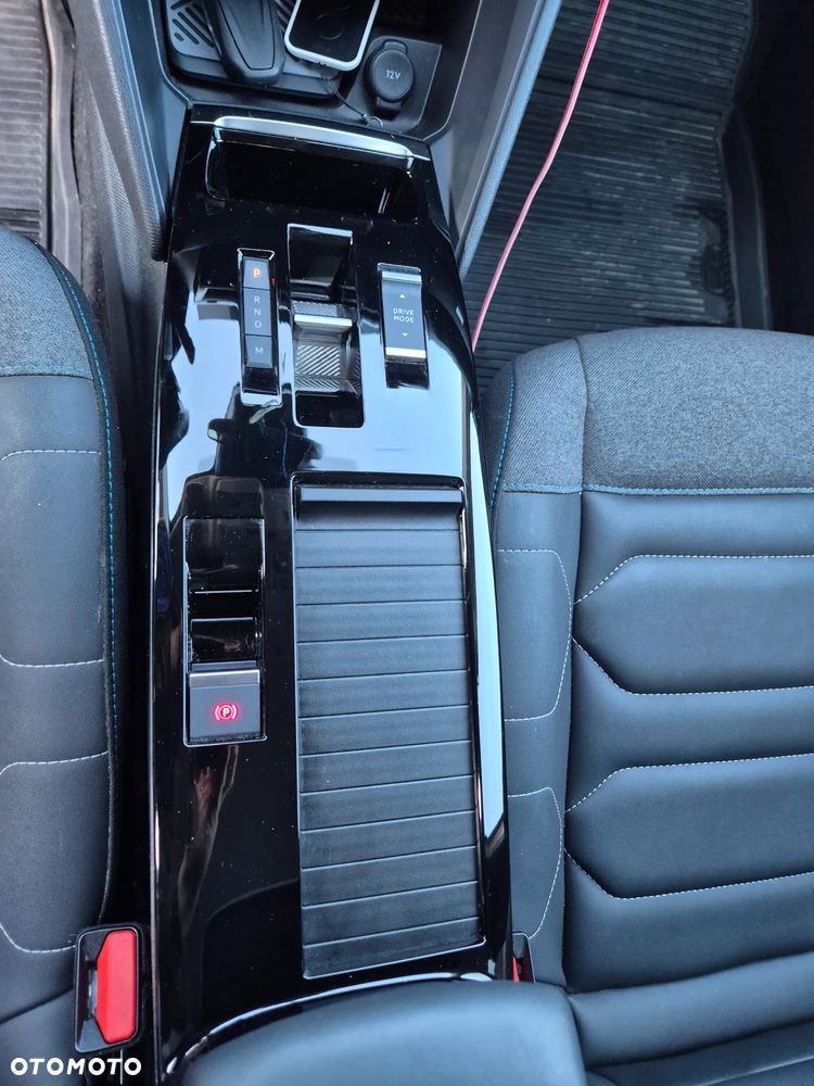 Citroën C4 1.2 PureTech Max S&S EAT8 - 19