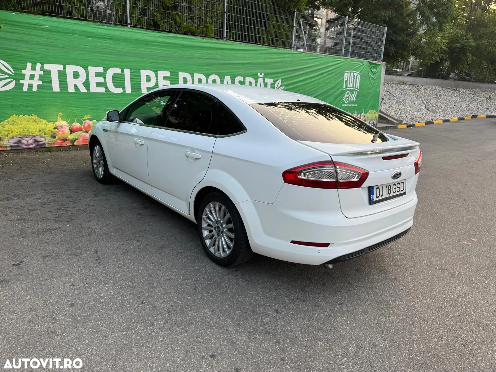 Ford Mondeo 1.6 TDCi ECOnetic Start-Stopp Titanium - 10