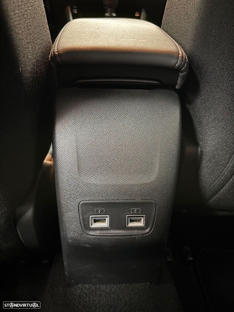 Peugeot 208 - 25