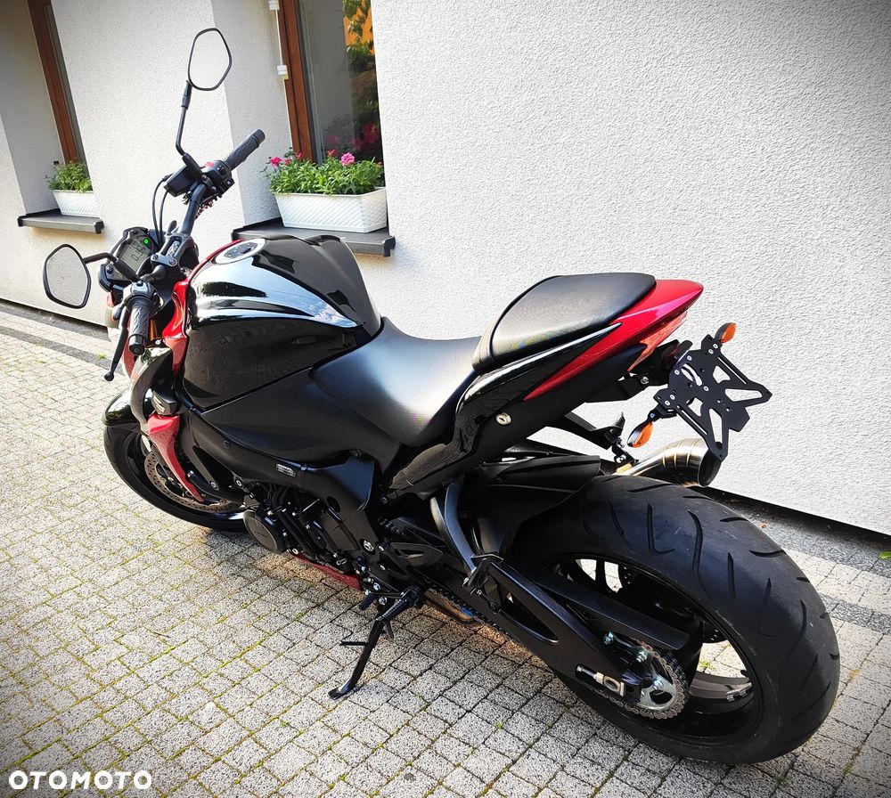 Suzuki GSX - 16